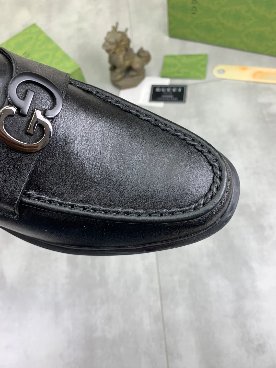 Men's shoes💰P500💰【New model, soft and comfortable Gucci classic business leather shoes hot selection (Gucci) official website latest Gucci business leather shoes, hot style 💥 simple and elegant style, exclusive for trendy men. Unique official website latest brand original double G embossed elements 👑 Gucci original decoration, fashionable and generous, the fabric is original calfskin ✅ Fully imported first-layer pigskin lining, the official website specifies wear-resistant, rubber business outsole, the classic model is taken in kind at the counter 🎬38-44 (customized at 45) black Brown optional